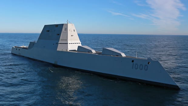 Future_USS_Zumwalt's_first_underway_at_sea