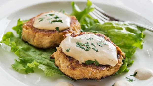 Galley-Up-Crab-Cakes_1800