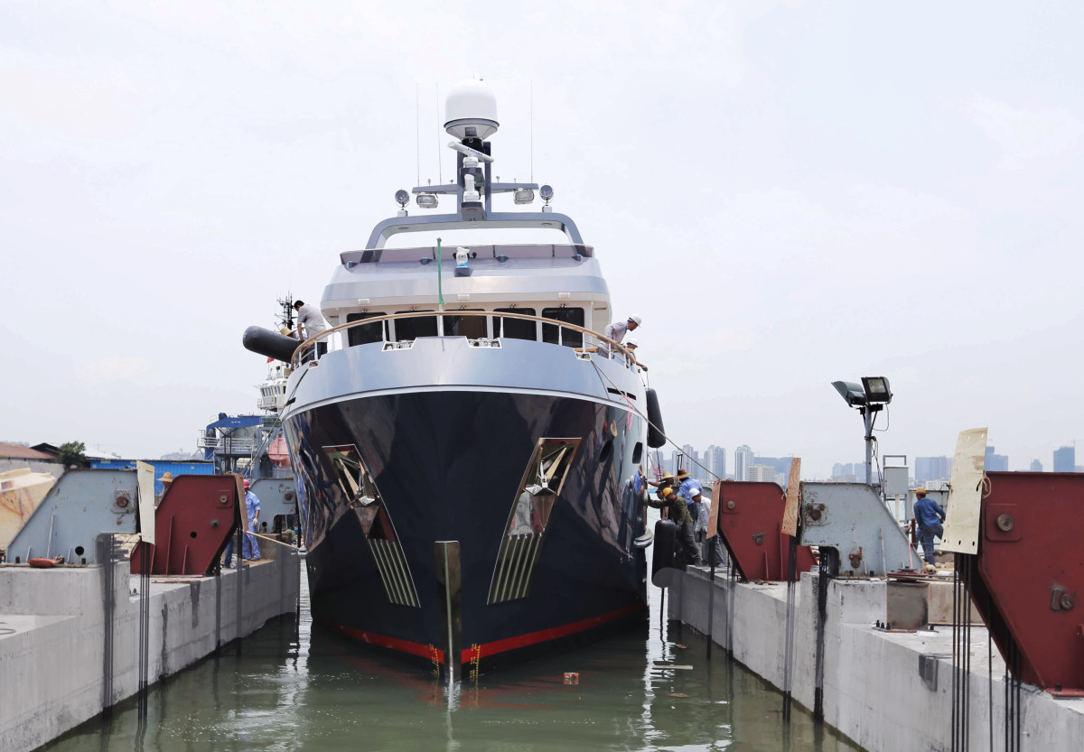 Bering 80 - Steel expedition yacht launch (3)