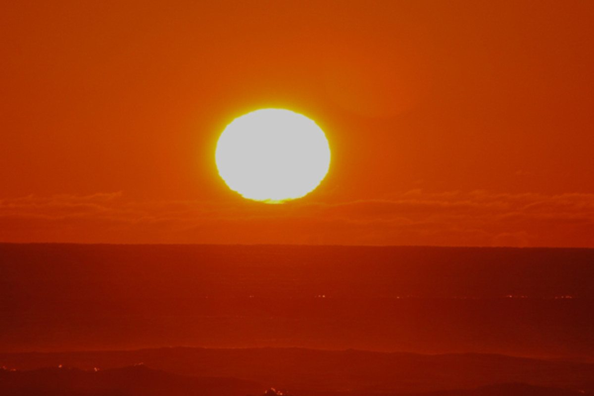 The big sun. This cropped image shows the size of the sun five minutes before sunset.