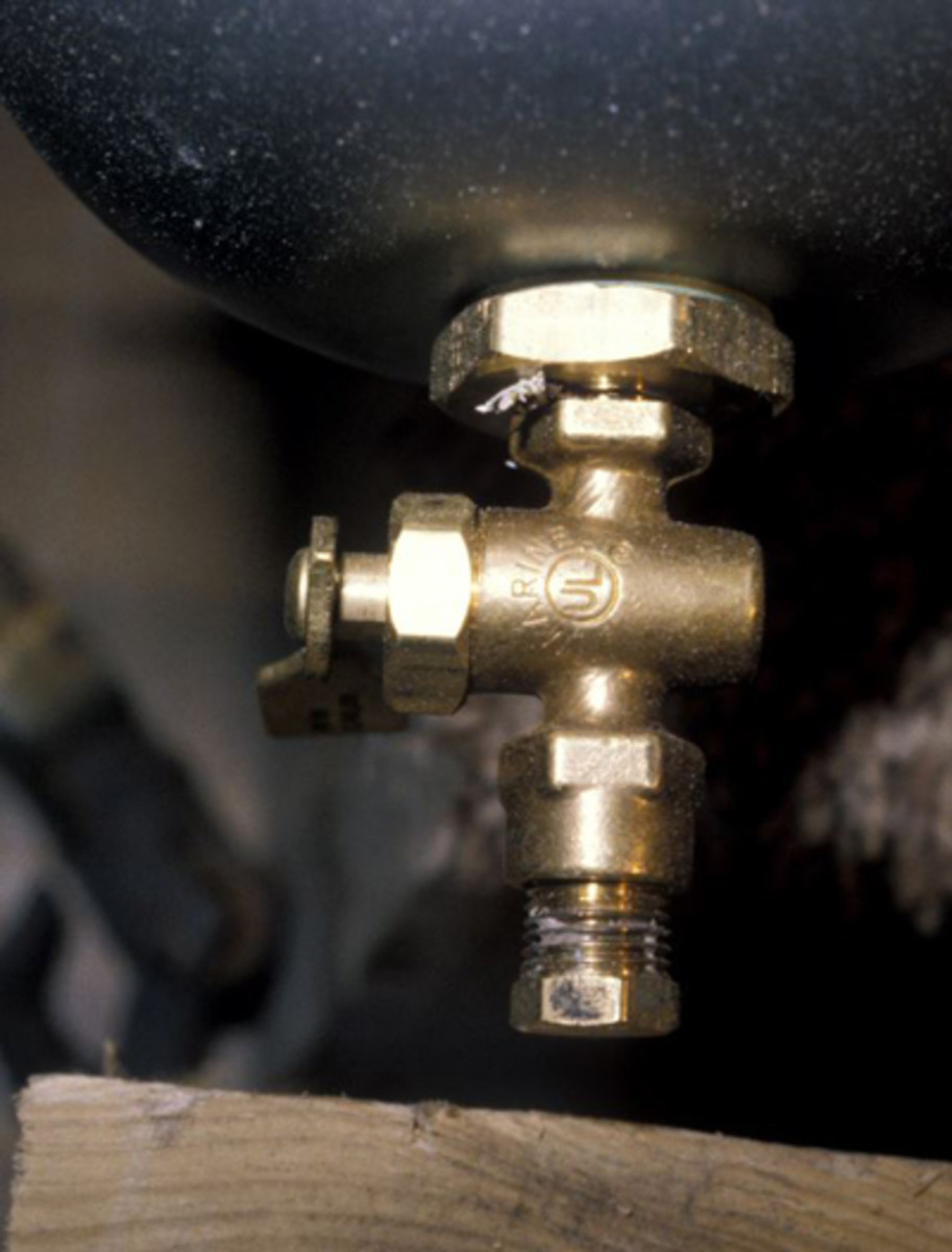 A UL Marine-listed drain valve, like the one shown here, uses no springs, rotates through 90° and includes a drain plug.