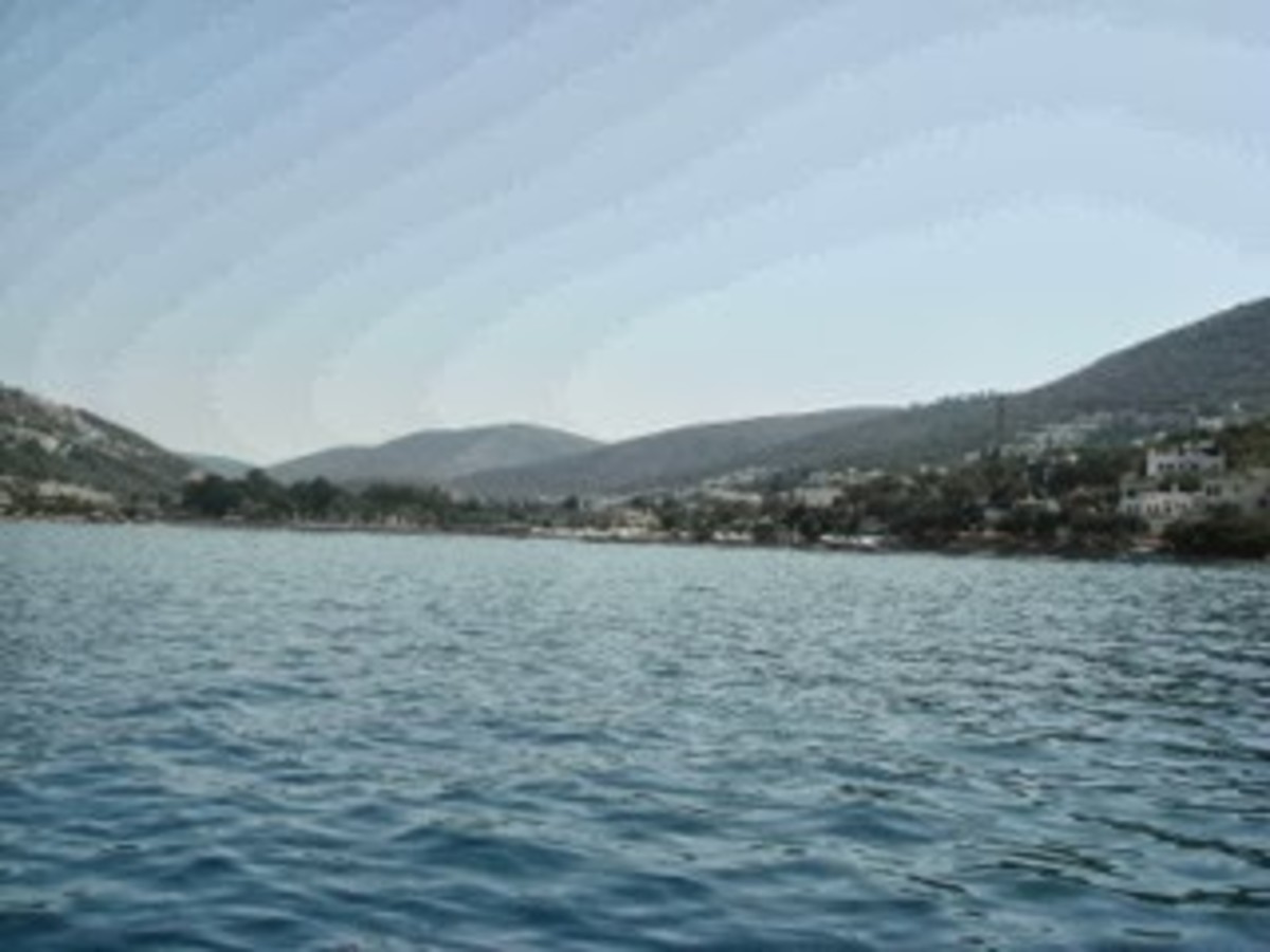 The view of Torba from our spot on the hook.