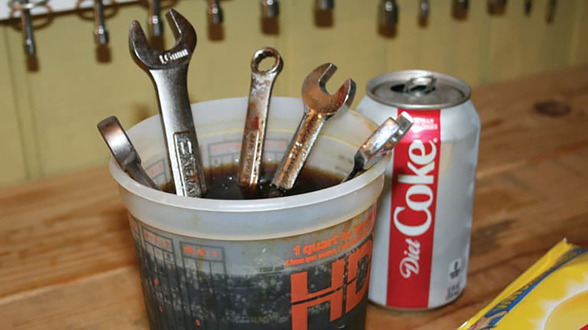 20 Unusual Uses for Coca-Cola That You’ve Never Considered - DIY HOME