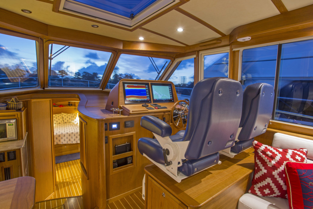 An open helm deck and ergonomic Stidd seats provide great visibility for captain and co-pilot.