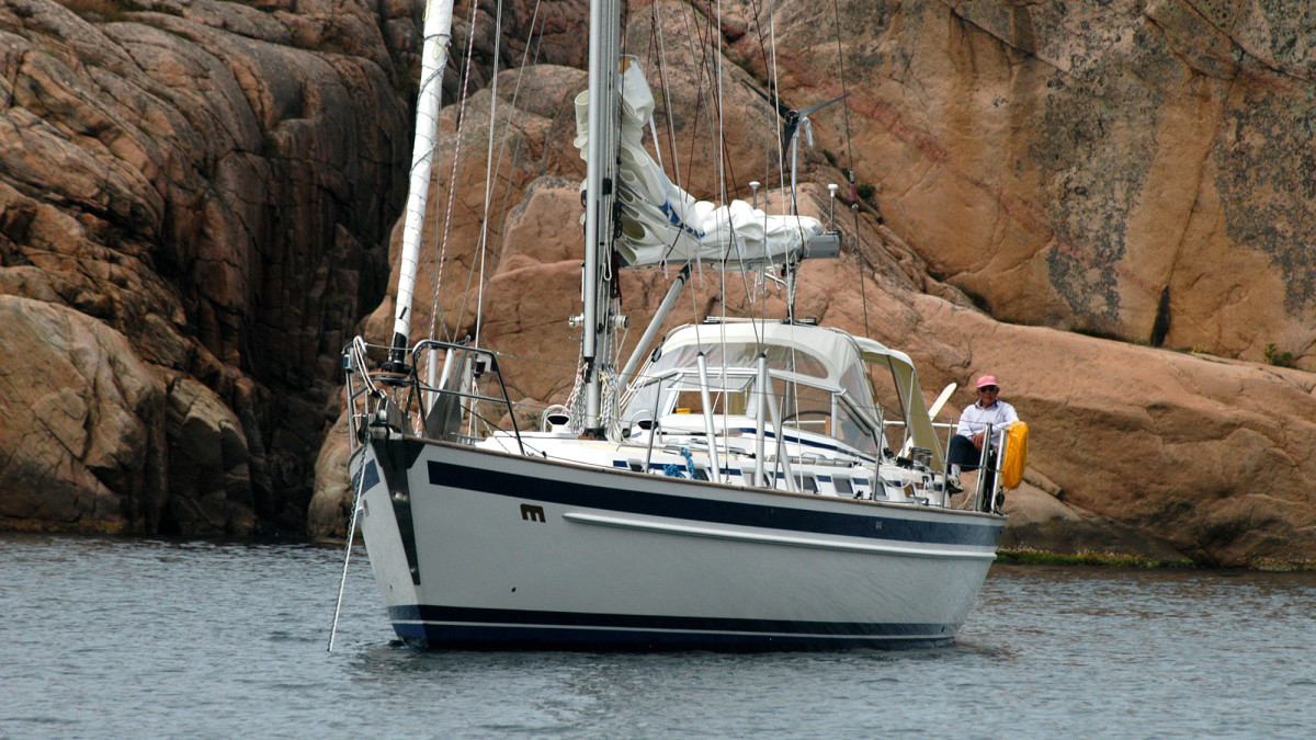  The author’s boat, Nada, at anchor in a typically rocky Swedish anchorage.