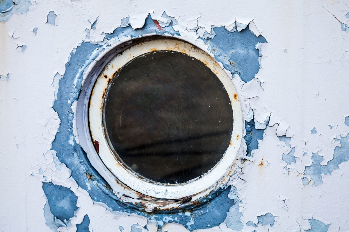porthole-rust-stains