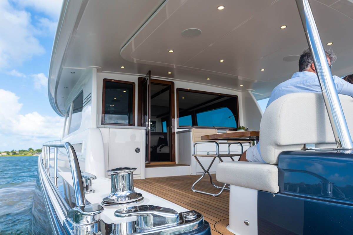 Wide, cruisy side decks provide easy access fore and aft.